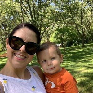 Meet your Posher, Adriana